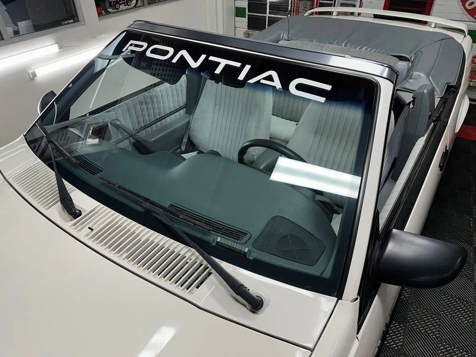 1991 Pontiac Sunbird - Image 9 of 21