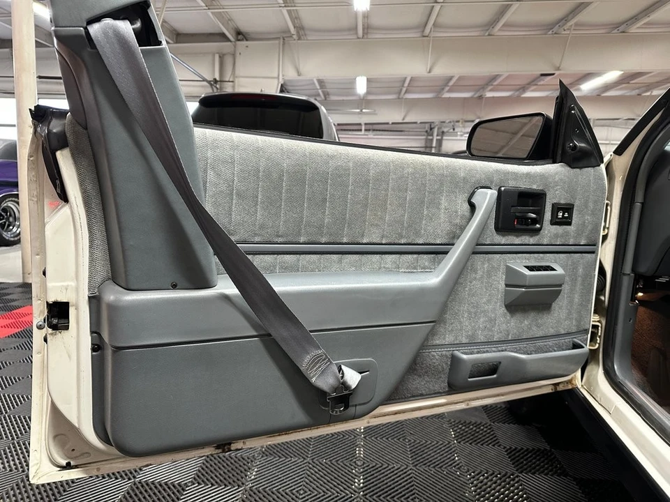 1991 Pontiac Sunbird - Image 13 of 21