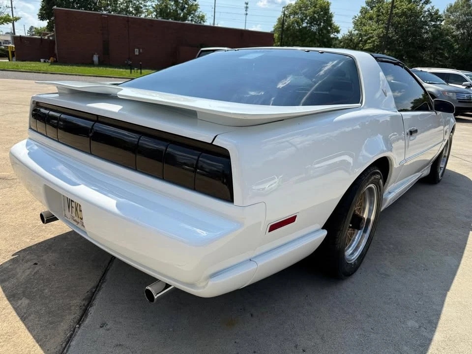 1991 Pontiac Firebird Trans Am 3rd Gen - Image 5 of 20