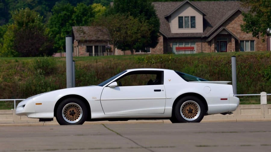 1991 Pontiac Firebird Trans Am 3rd Gen - Image 2 of 12