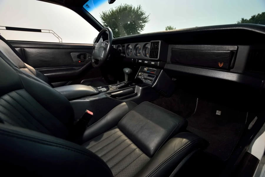 1991 Pontiac Firebird Trans Am 3rd Gen - Image 5 of 12