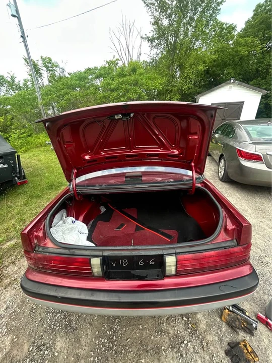 1991 Pontiac Tempest - Image 6 of 11