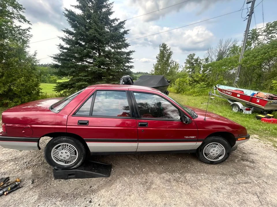 1991 Pontiac Tempest - Image 3 of 11
