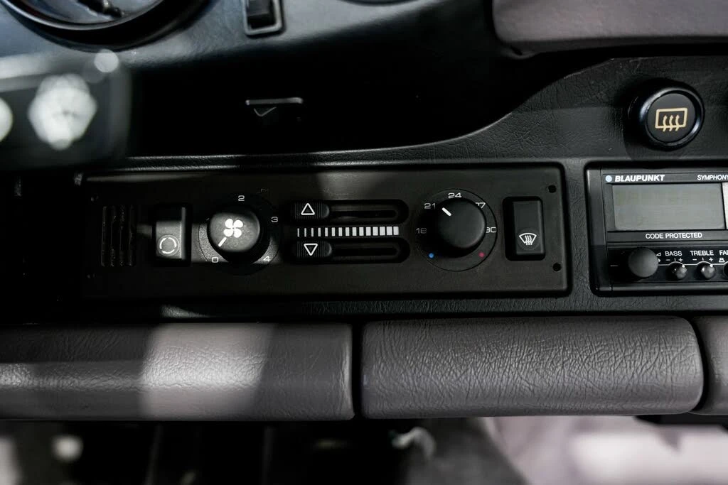 1991 Porsche 964 Carrera - Image 14 of 31