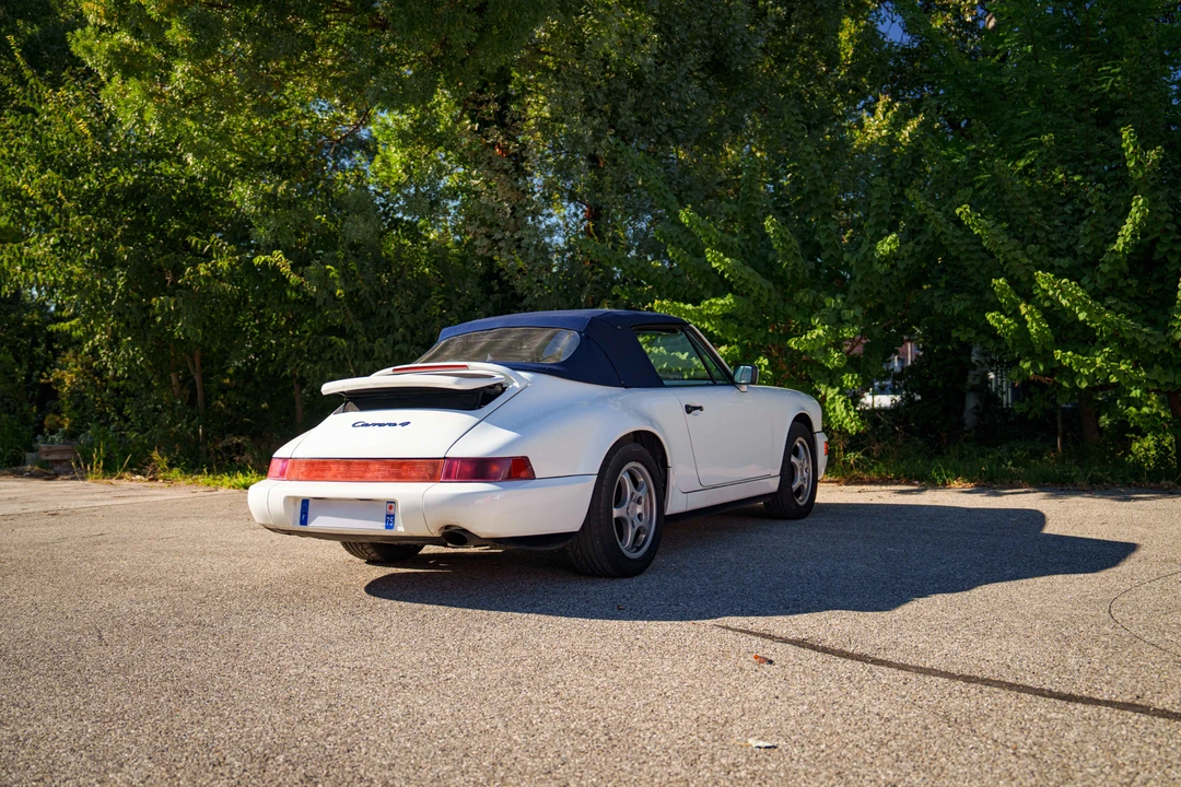1991 Porsche 964 Carrera 4 - Image 7 of 31