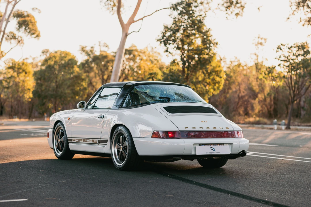 1991 Porsche 964 Carrera 4 - Image 11 of 31