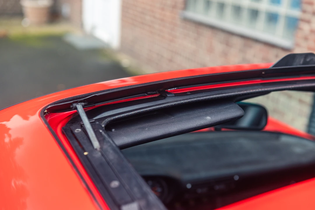 1991 Porsche 964 Carrera 4 - Image 28 of 31