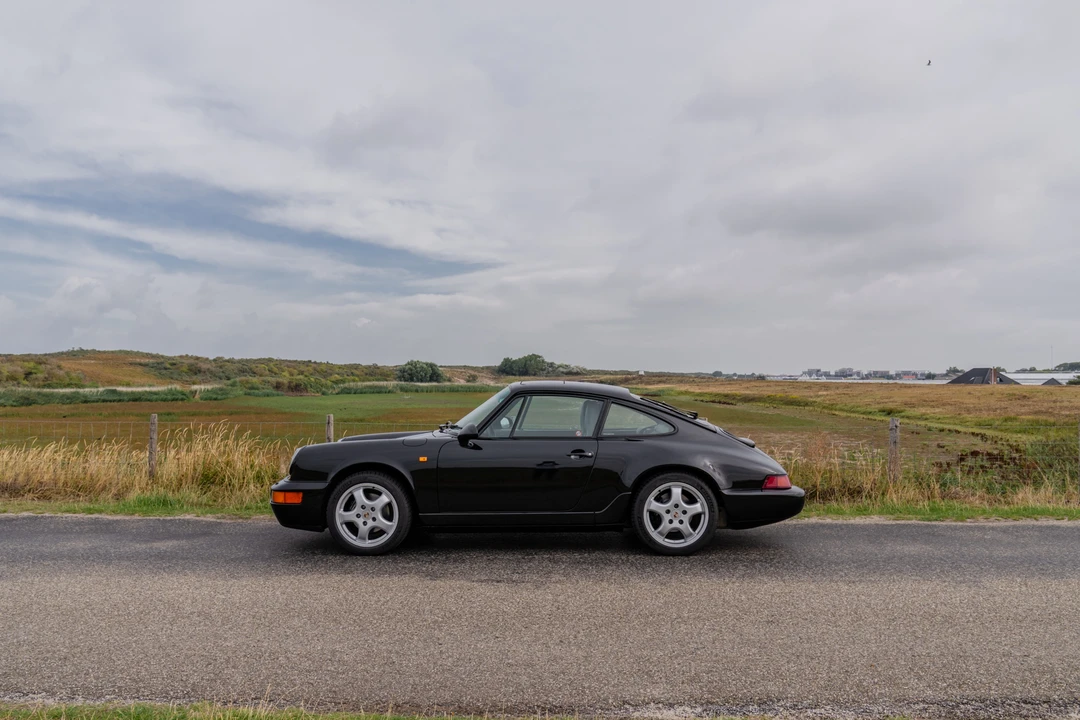 1991 Porsche 964 Carrera 4 - Image 4 of 31