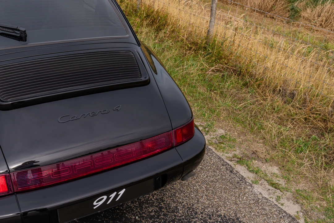 1991 Porsche 964 Carrera 4 - Image 11 of 31