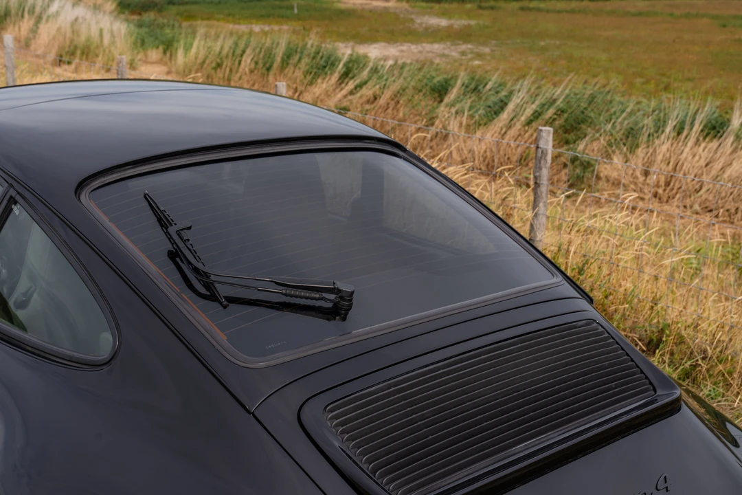 1991 Porsche 964 Carrera 4 - Image 12 of 31