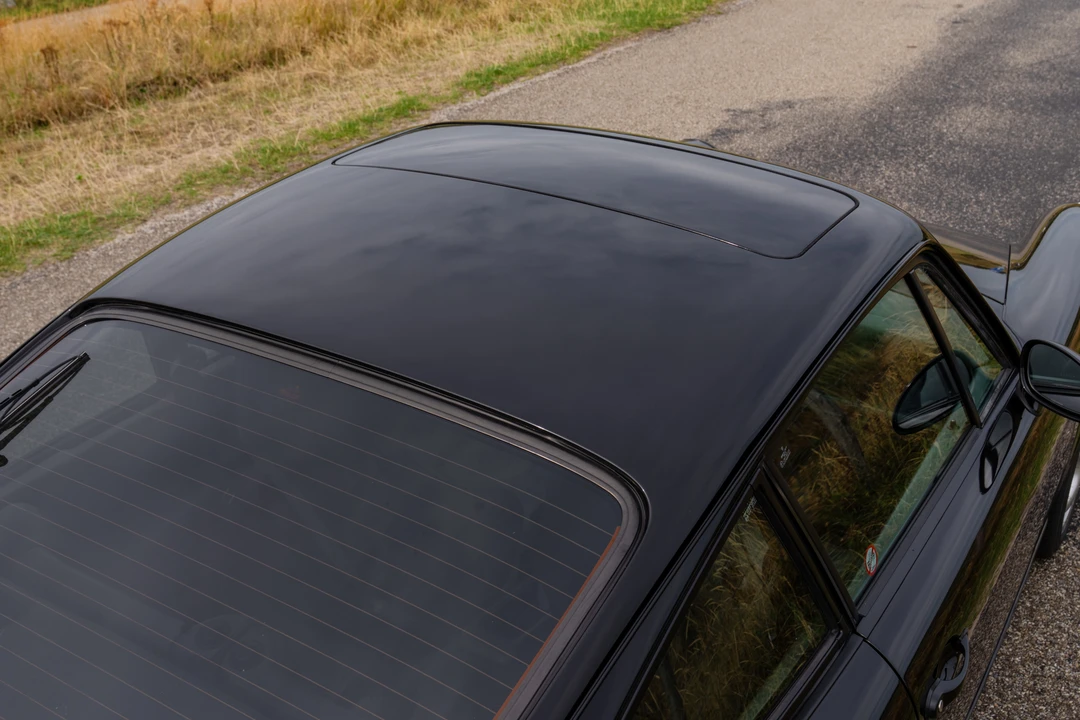 1991 Porsche 964 Carrera 4 - Image 16 of 31