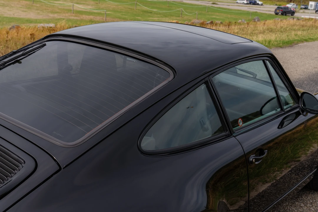 1991 Porsche 964 Carrera 4 - Image 17 of 31