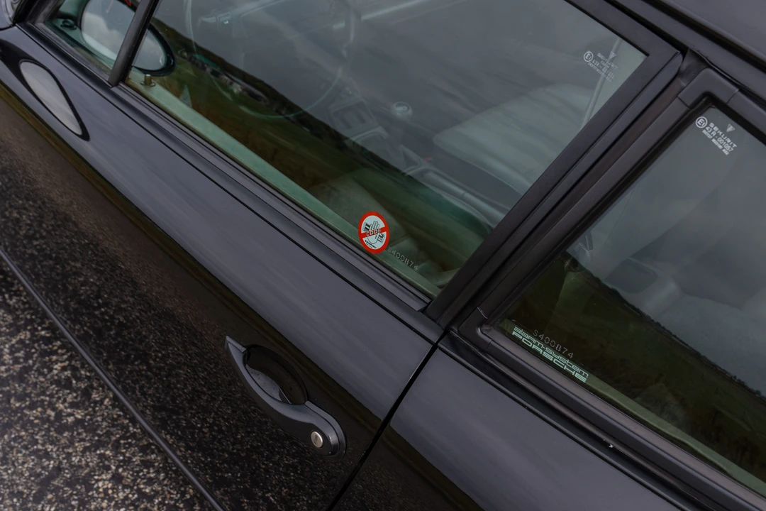 1991 Porsche 964 Carrera 4 - Image 25 of 31
