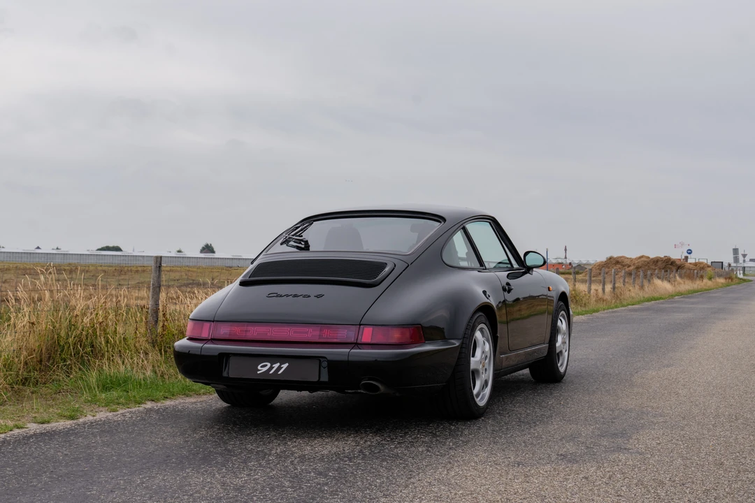1991 Porsche 964 Carrera 4 - Image 7 of 31