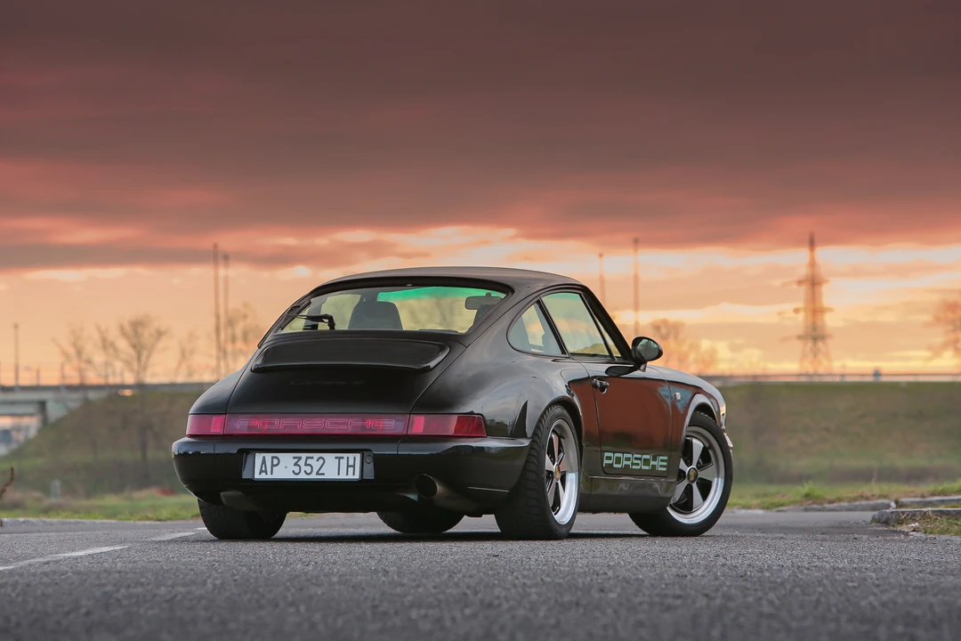 1991 Porsche 964 Carrera 4 - Image 5 of 31