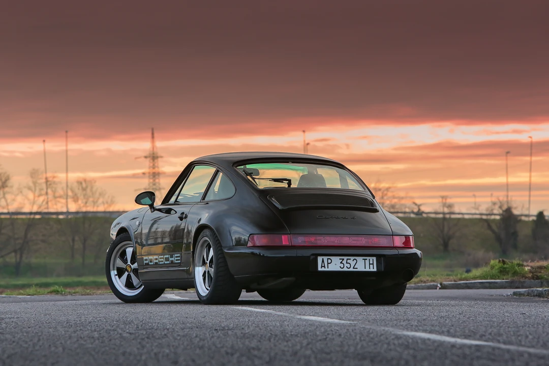 1991 Porsche 964 Carrera 4 - Image 7 of 31