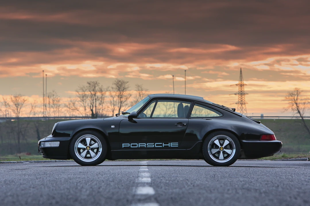 1991 Porsche 964 Carrera 4 - Image 8 of 31