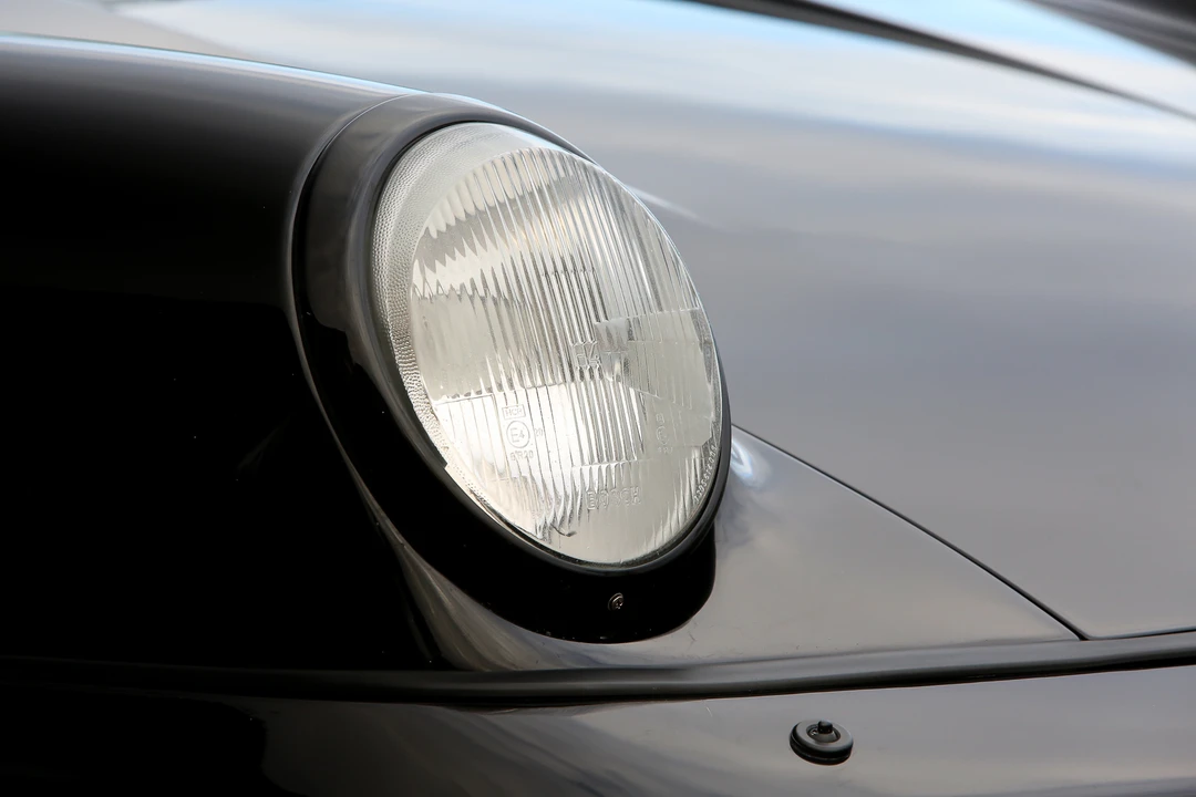 1991 Porsche 964 Carrera 4 - Image 20 of 31