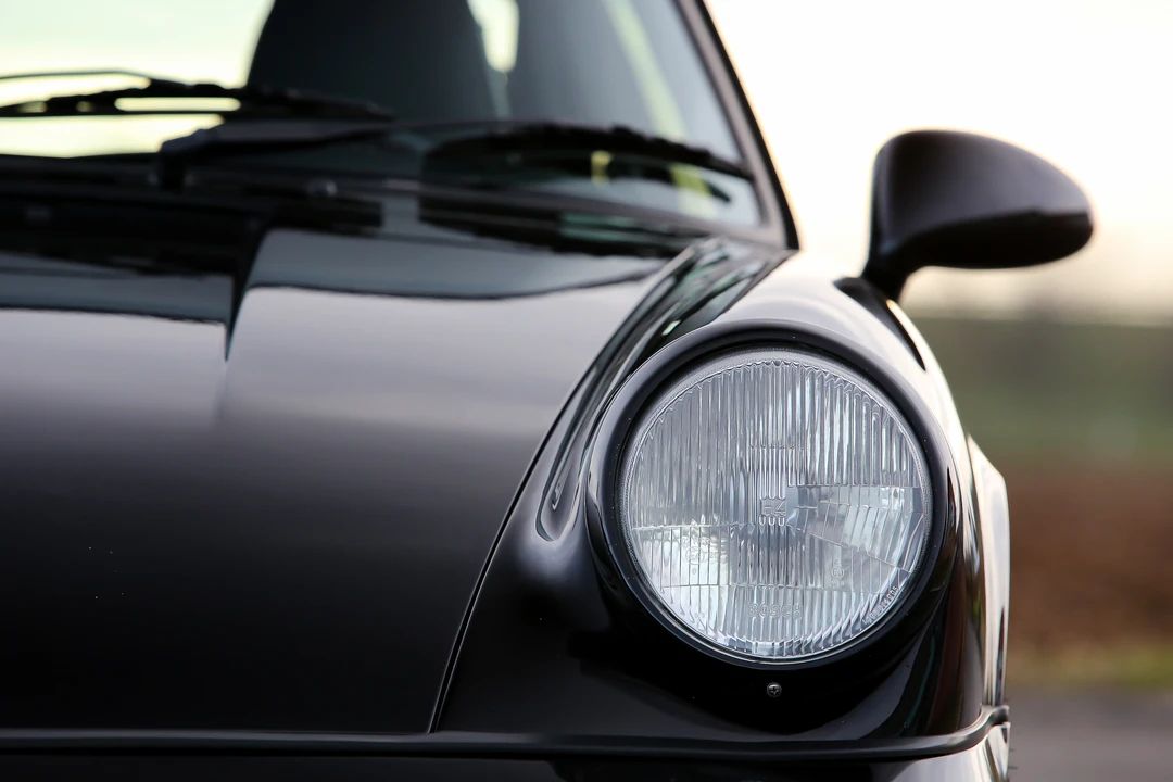 1991 Porsche 964 Carrera 4 - Image 25 of 31
