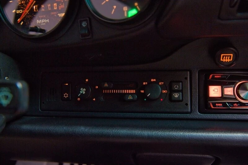 1991 Porsche 964 Carrera 4 - Image 29 of 31
