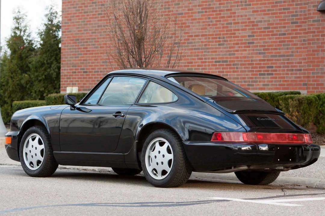 1991 Porsche 964 Carrera 4 - Image 11 of 31