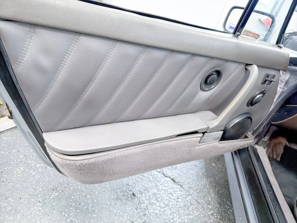 1991 Porsche 964 Carrera 4 - Image 15 of 21