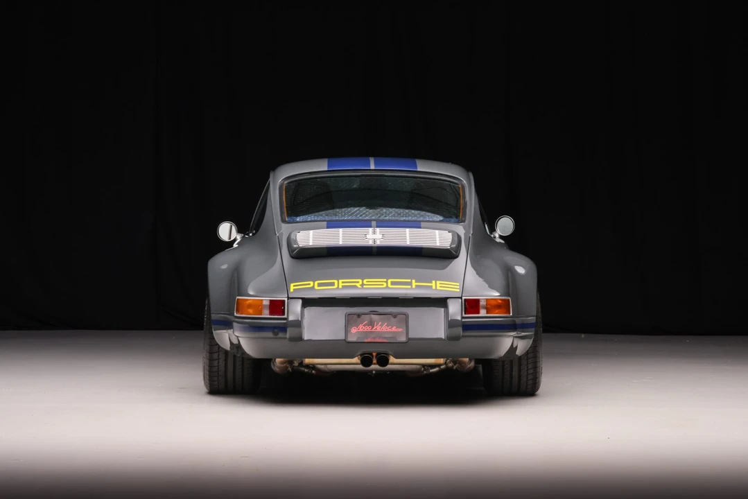 1991 Porsche 964 Carrera 4 - Image 10 of 31