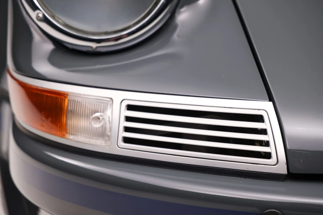 1991 Porsche 964 Carrera 4 - Image 23 of 31
