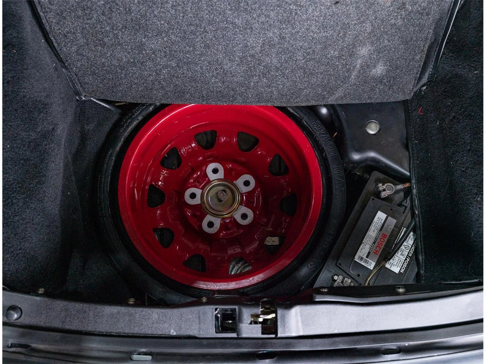 1991 Porsche 964 Carrera 4 - Image 29 of 31