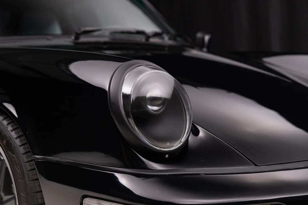 1991 Porsche 964 Carrera 4 - Image 16 of 31
