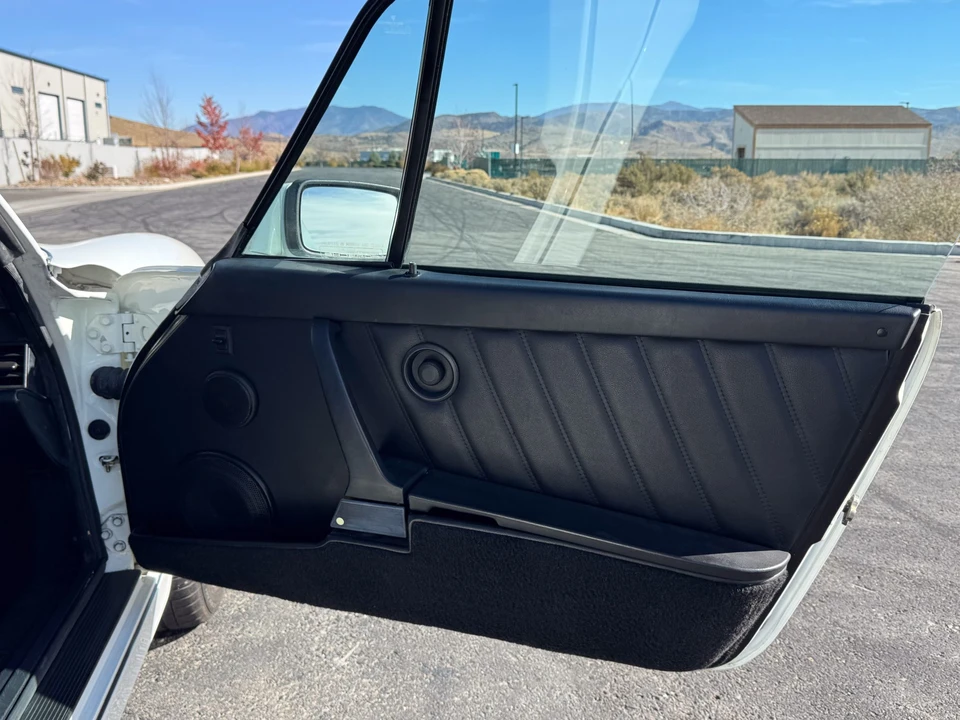 1991 Porsche 964 Carrera 4 - Image 24 of 31