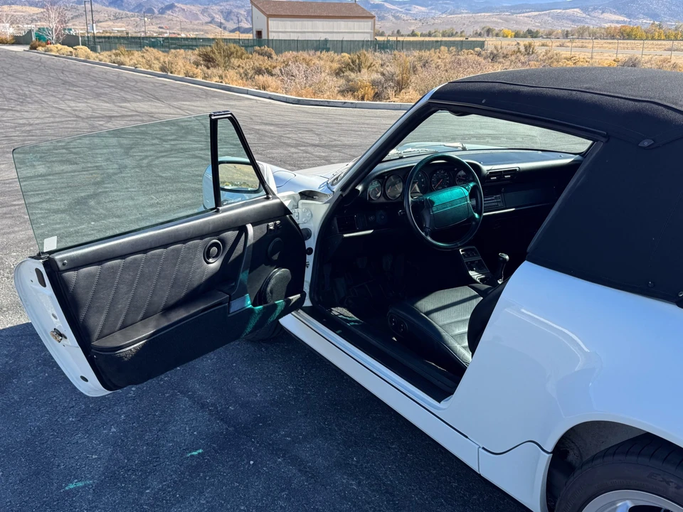 1991 Porsche 964 Carrera 4 - Image 21 of 31