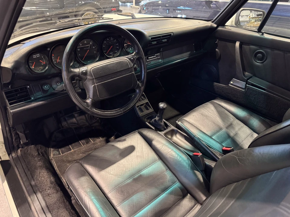 1991 Porsche 964 Carrera 4 - Image 26 of 31
