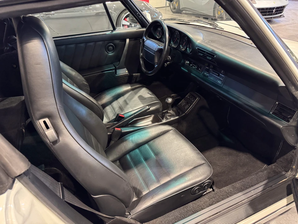 1991 Porsche 964 Carrera 4 - Image 22 of 31