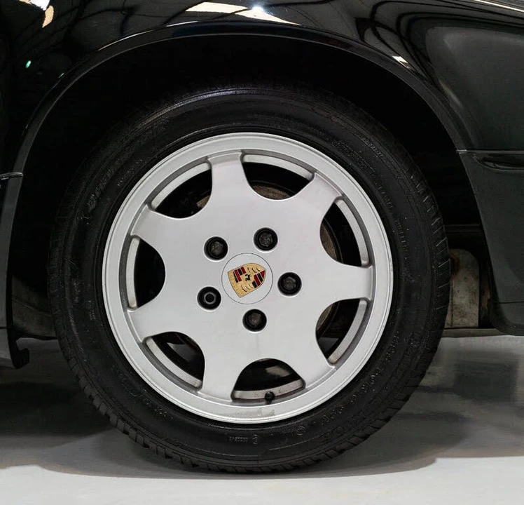 1991 Porsche 964 Carrera 4 - Image 13 of 31