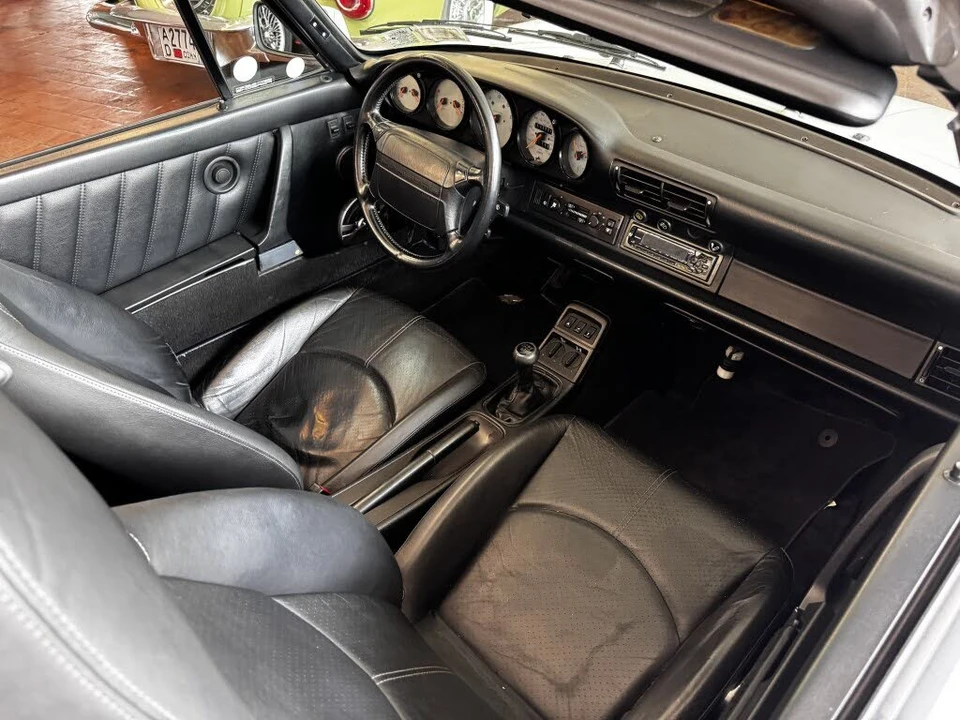 1991 Porsche 964 Carrera 4 - Image 25 of 31