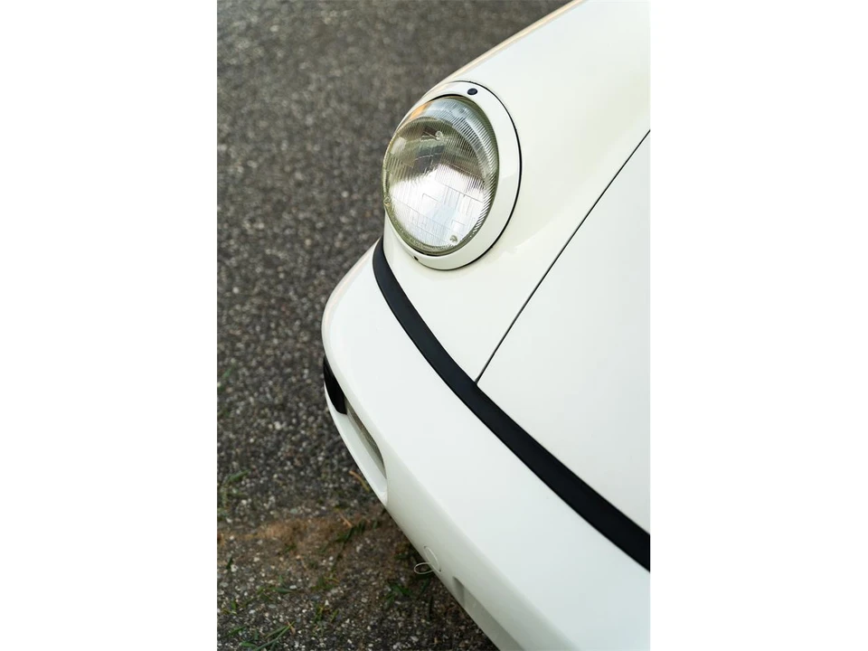 1991 Porsche 964 Carrera 4 - Image 14 of 31