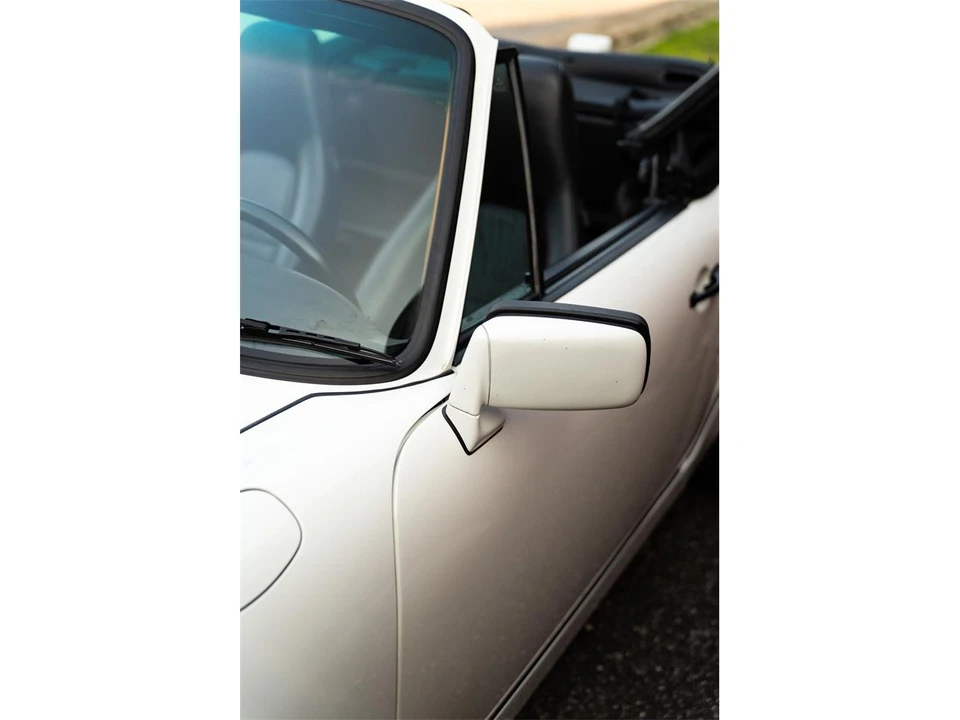 1991 Porsche 964 Carrera 4 - Image 15 of 31