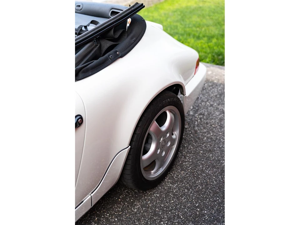 1991 Porsche 964 Carrera 4 - Image 16 of 31