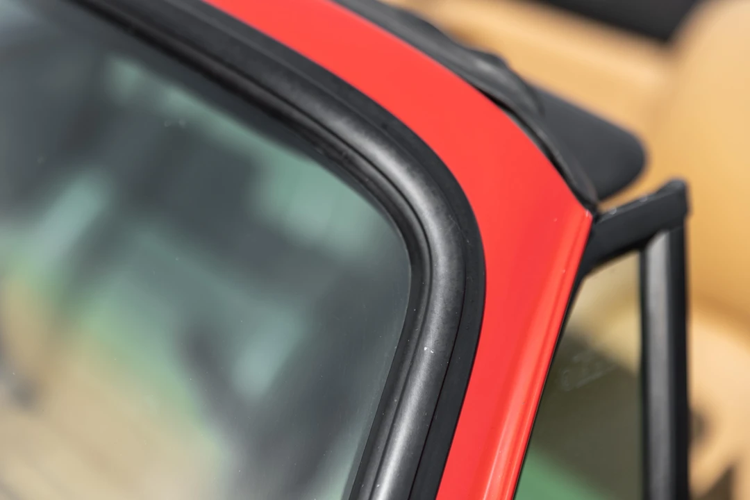 1991 Porsche 964 Carrera 4 - Image 25 of 31