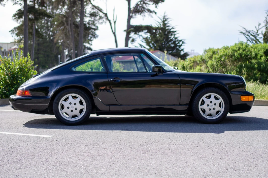 1991 Porsche 964 Carrera 4 - Image 14 of 31