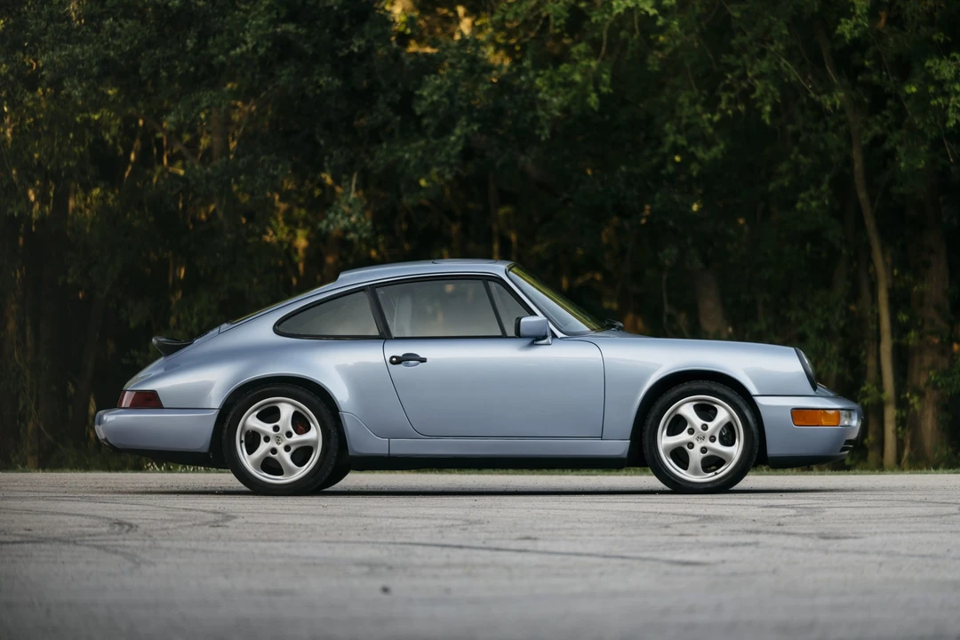 1991 Porsche 964 Carrera 4 - Image 13 of 31