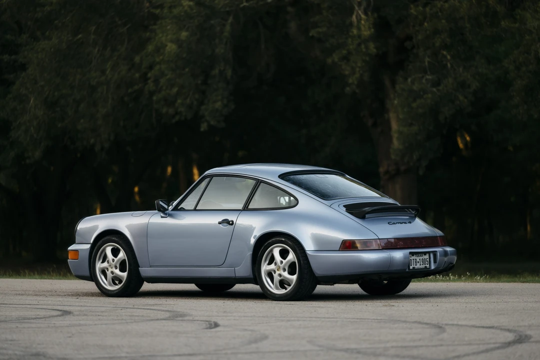 1991 Porsche 964 Carrera 4 - Image 7 of 31