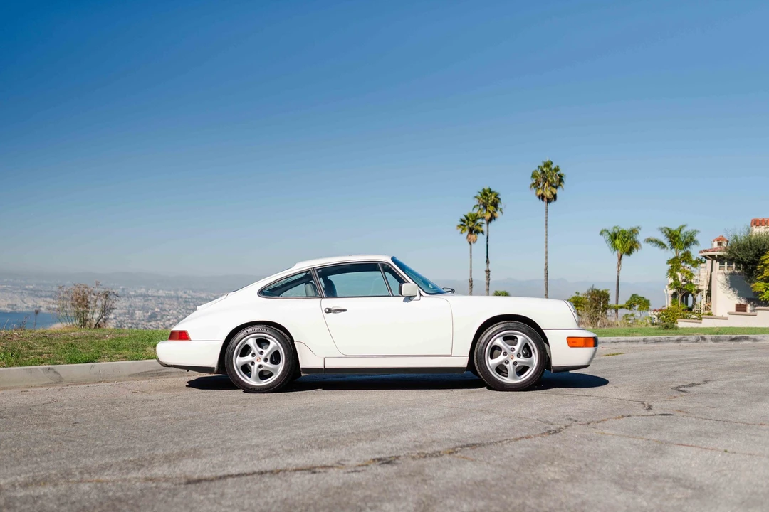 1991 Porsche 964 Carrera 4 - Image 9 of 31