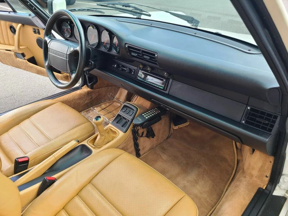 1991 Porsche 964 Carrera 4 - Image 25 of 31