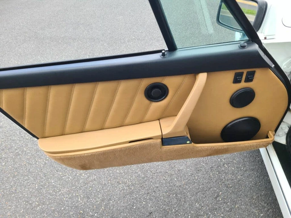 1991 Porsche 964 Carrera 4 - Image 28 of 31