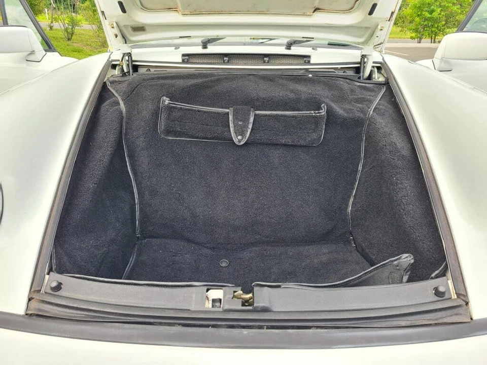 1991 Porsche 964 Carrera 4 - Image 17 of 31