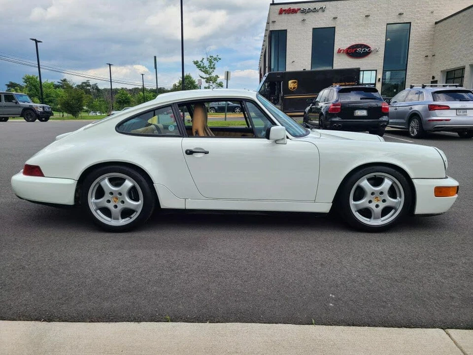 1991 Porsche 964 Carrera 4 - Image 12 of 31