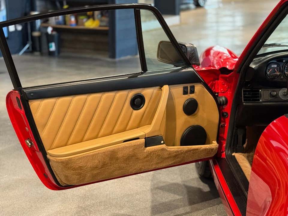 1991 Porsche 964 Carrera 4 - Image 8 of 31