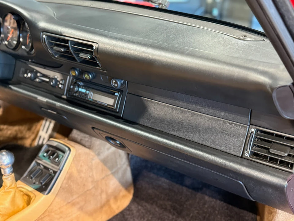 1991 Porsche 964 Carrera 4 - Image 30 of 31